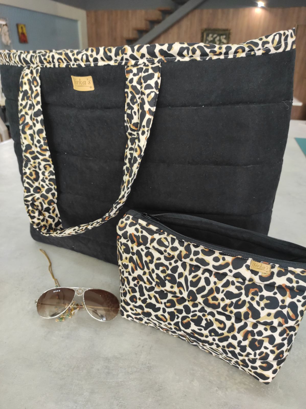 Leopard-tsanta-thalassis.jpg Leopard - Image 1