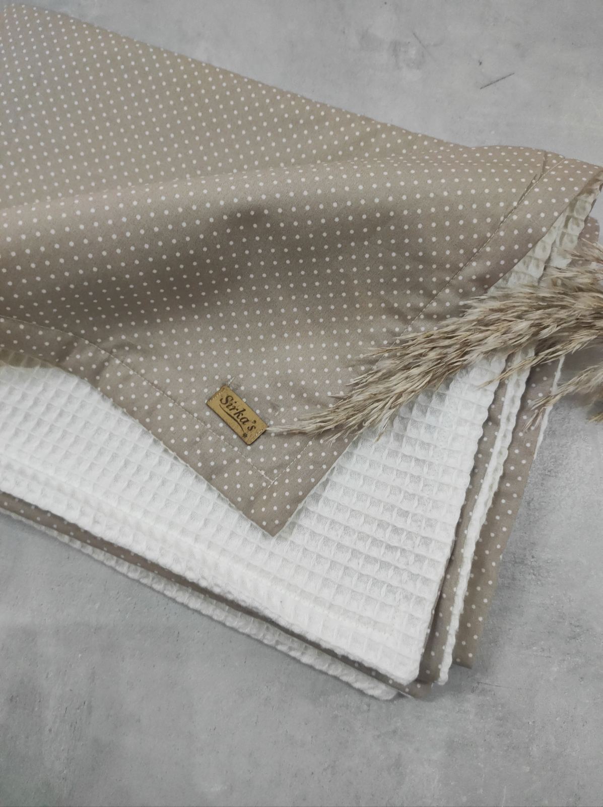beige-poua.jpg Beige Poua - Image 1