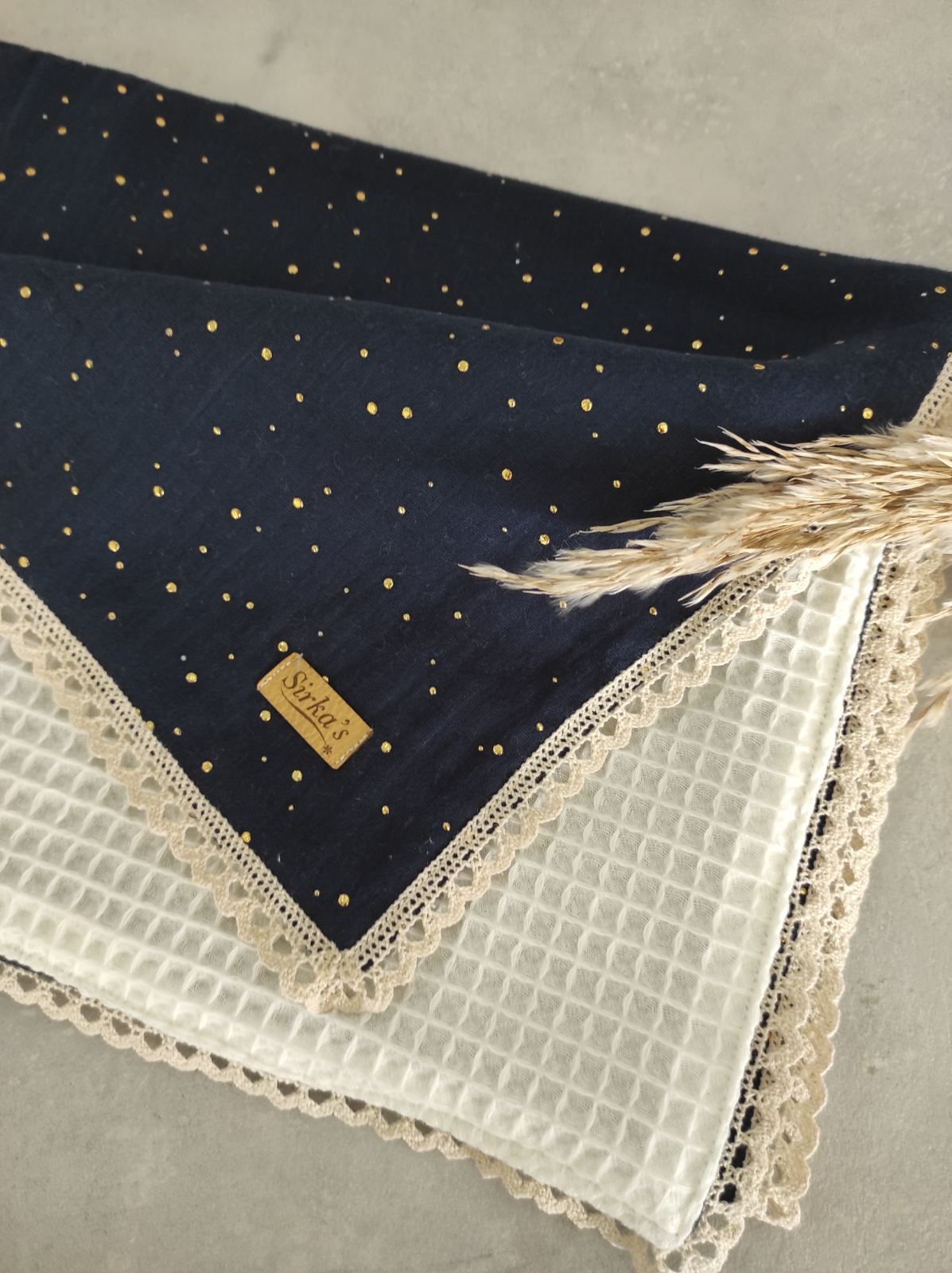 gold-dot-blue.jpg Gold Dot Blue - Image 1