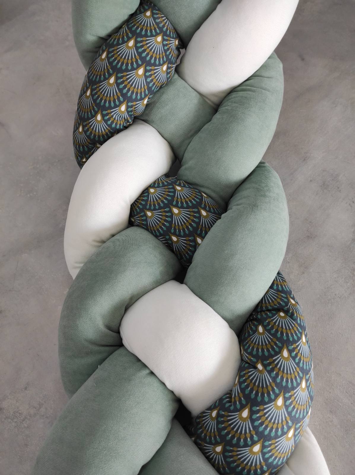 peackok-premium.jpg Premium - Peackock - Image 1