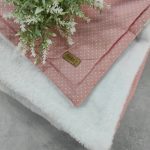 Pink Poua